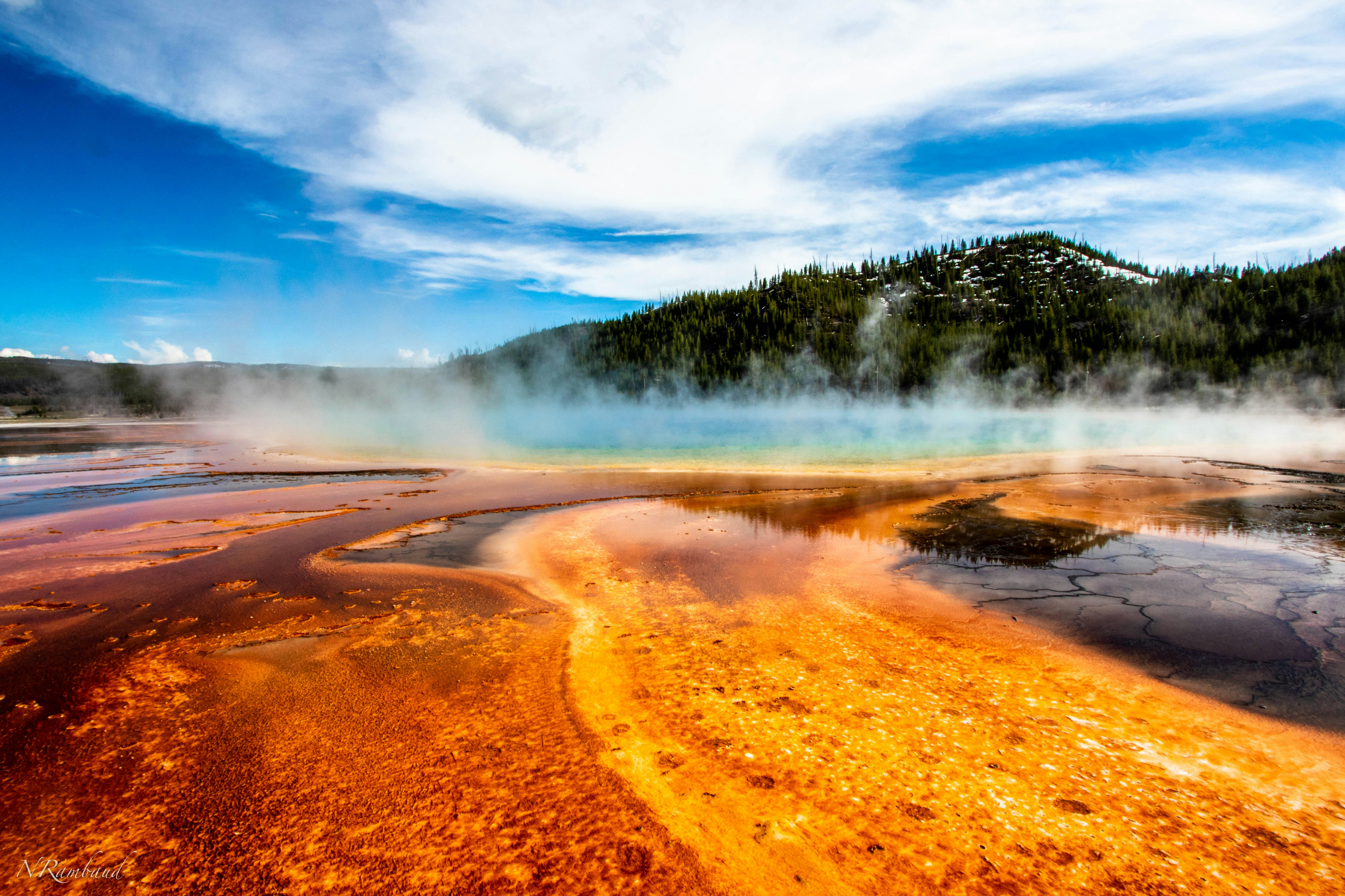 Old Faithful Geyser in Yellowstone National Park